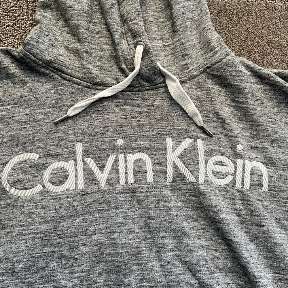 Unisex—Calvin Klein Gray Pullover Hoodie - Picture 5 of 6